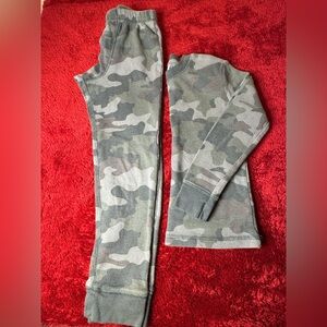 Boys Cat & Jack Thermal Green Camouflage Long Sleeve Top and Pants Size S 6/7